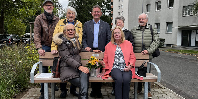 vlnr: vorne Bank Gabriele Zindel, Margit Lützow-Wonneberger, vlnr: hinten Dirk Galia, Jürgen Köhler, Bürgermeister Dirk Gene Hagelstein, Monika Beck-Klima, Milan Klima
