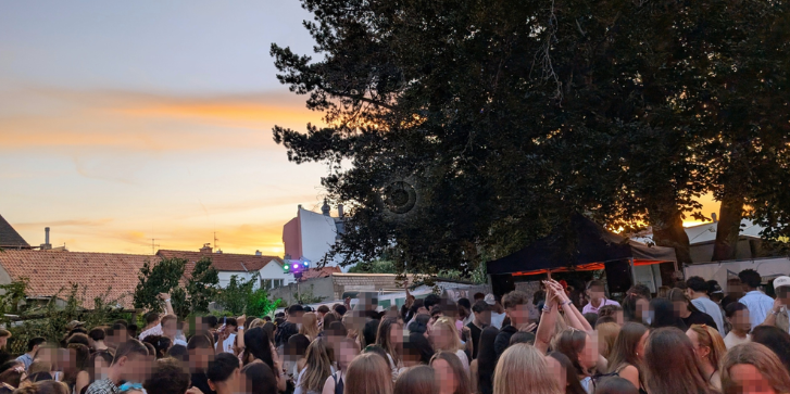 Party um die Ecke beim Altstadtfest 2025