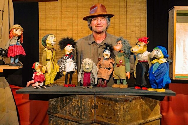 Der gestreifte Kater und die Schwalbe Sinhá