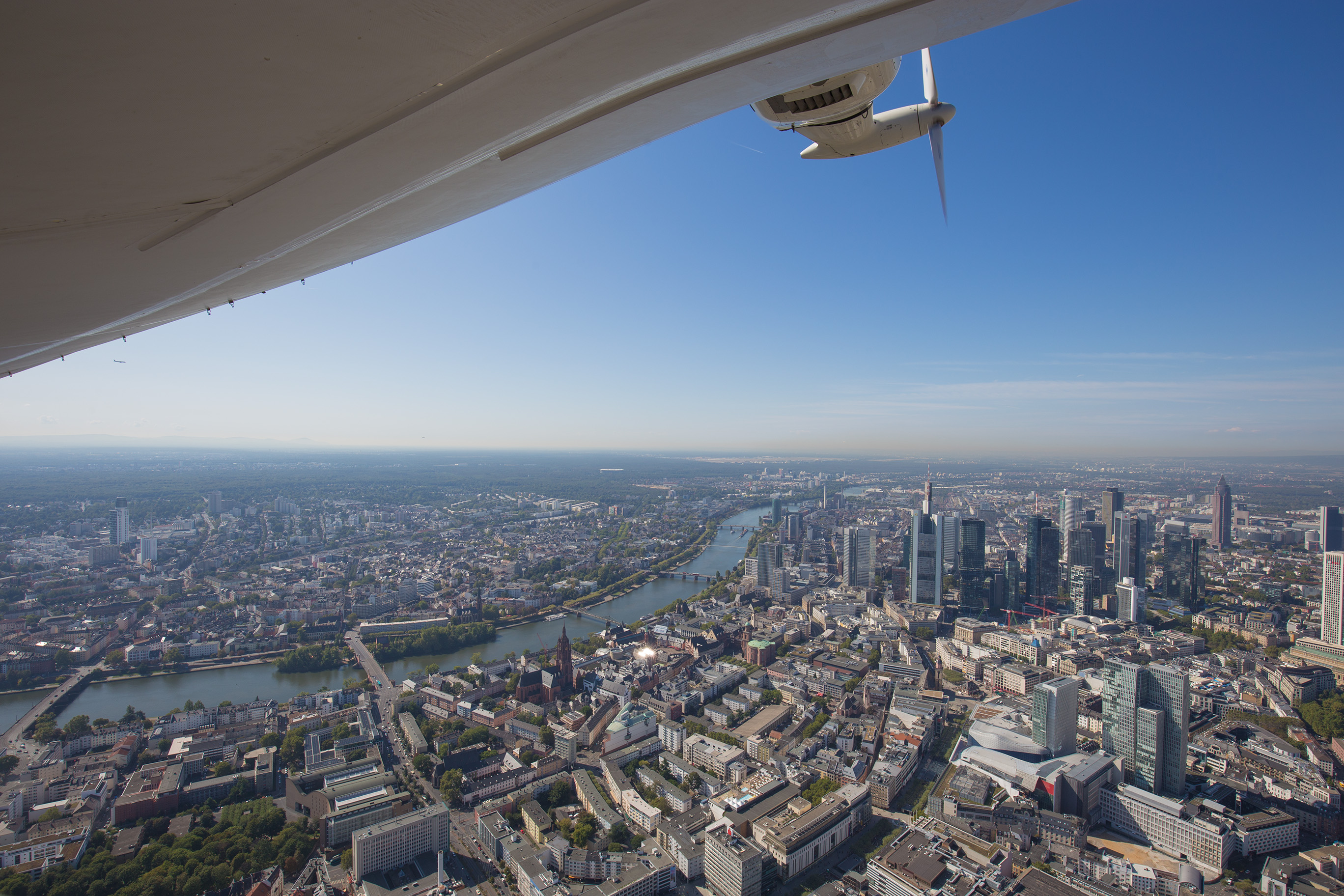 Zeppelin NT über Frankfurt